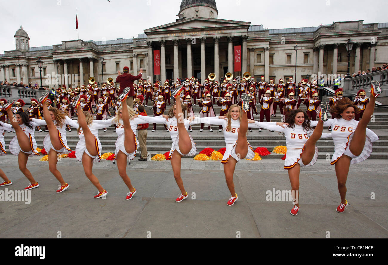 Londres, Royaume-Uni. Dimanche 20 mai 2012. Marche de l'USC Trojans de l'Université de Californie du Sud à Trafalgar Square, Londres. Banque D'Images