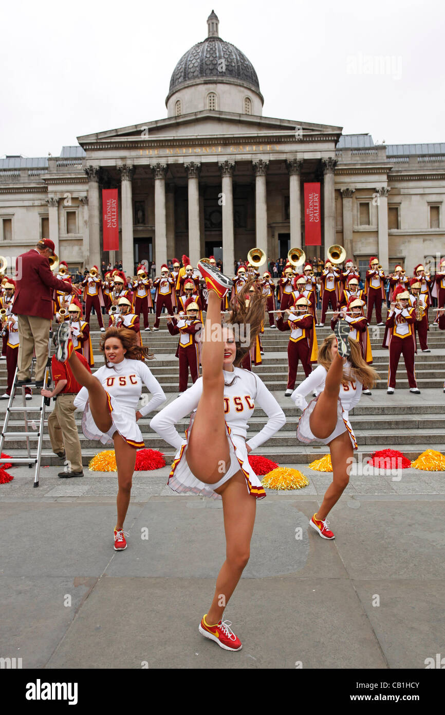 Londres, Royaume-Uni. Dimanche 20 mai 2012. Marche de l'USC Trojans de l'Université de Californie du Sud à Trafalgar Square, Londres. Banque D'Images