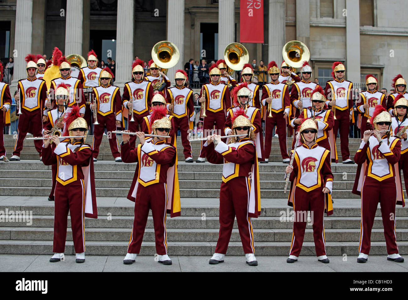 Londres, Royaume-Uni. Dimanche 20 mai 2012. Marche de l'USC Trojans de l'Université de Californie du Sud à Trafalgar Square, Londres. Banque D'Images