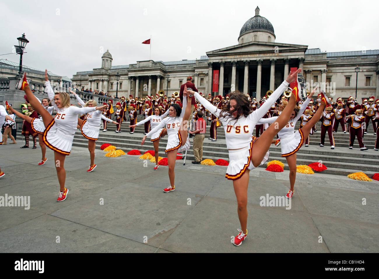 Londres, Royaume-Uni. Dimanche 20 mai 2012. Marche de l'USC Trojans de l'Université de Californie du Sud à Trafalgar Square, Londres. Banque D'Images