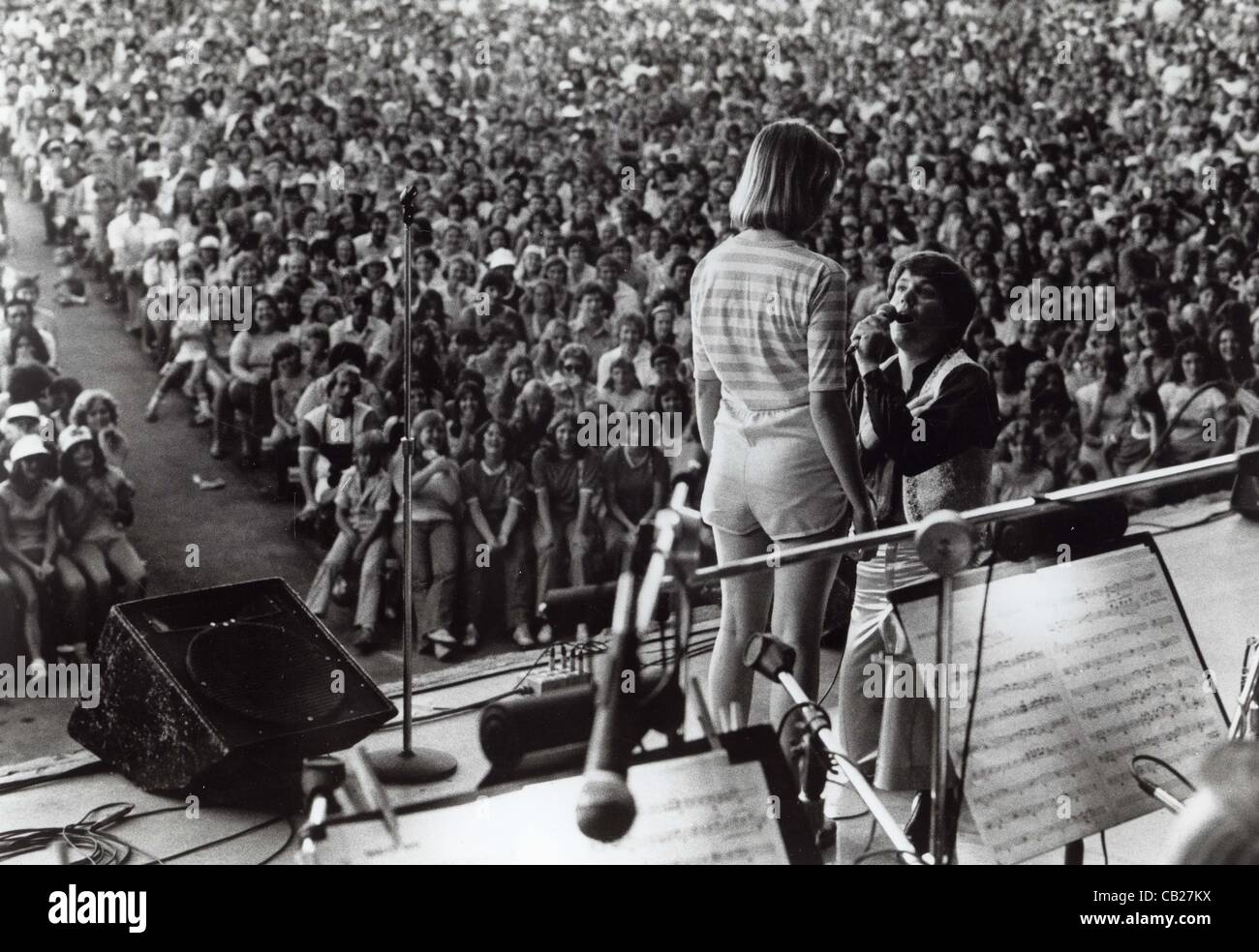 ANSON WILLIAMS à un théâtre avec une capacité de 5 000 spectateurs lors d'un récent passage à Six Flags Over Texas.Fourni par Photos inc.(Image Crédit : Â© fourni par Globe Photos Inc/Globe Photos/ZUMAPRESS.com) Banque D'Images