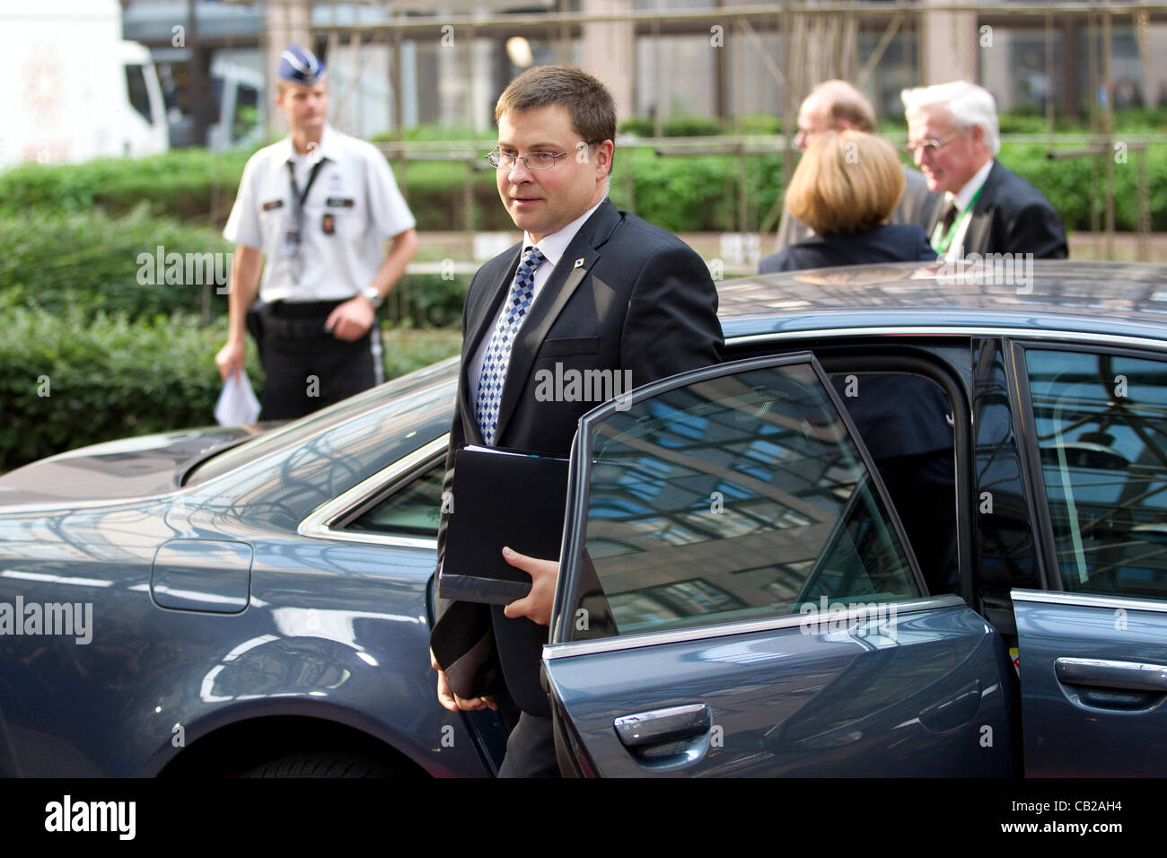 Conseil européen, Bruxelles, Belgique. 23.05.2012 photo montre M. Valdis Dombrovskis, Premier Ministre de Lettonie, en arrivant à la dîner informel des chefs d'État ou de gouvernement de pays membres de l'Union européenne, Bruxelles, Belgique. Banque D'Images