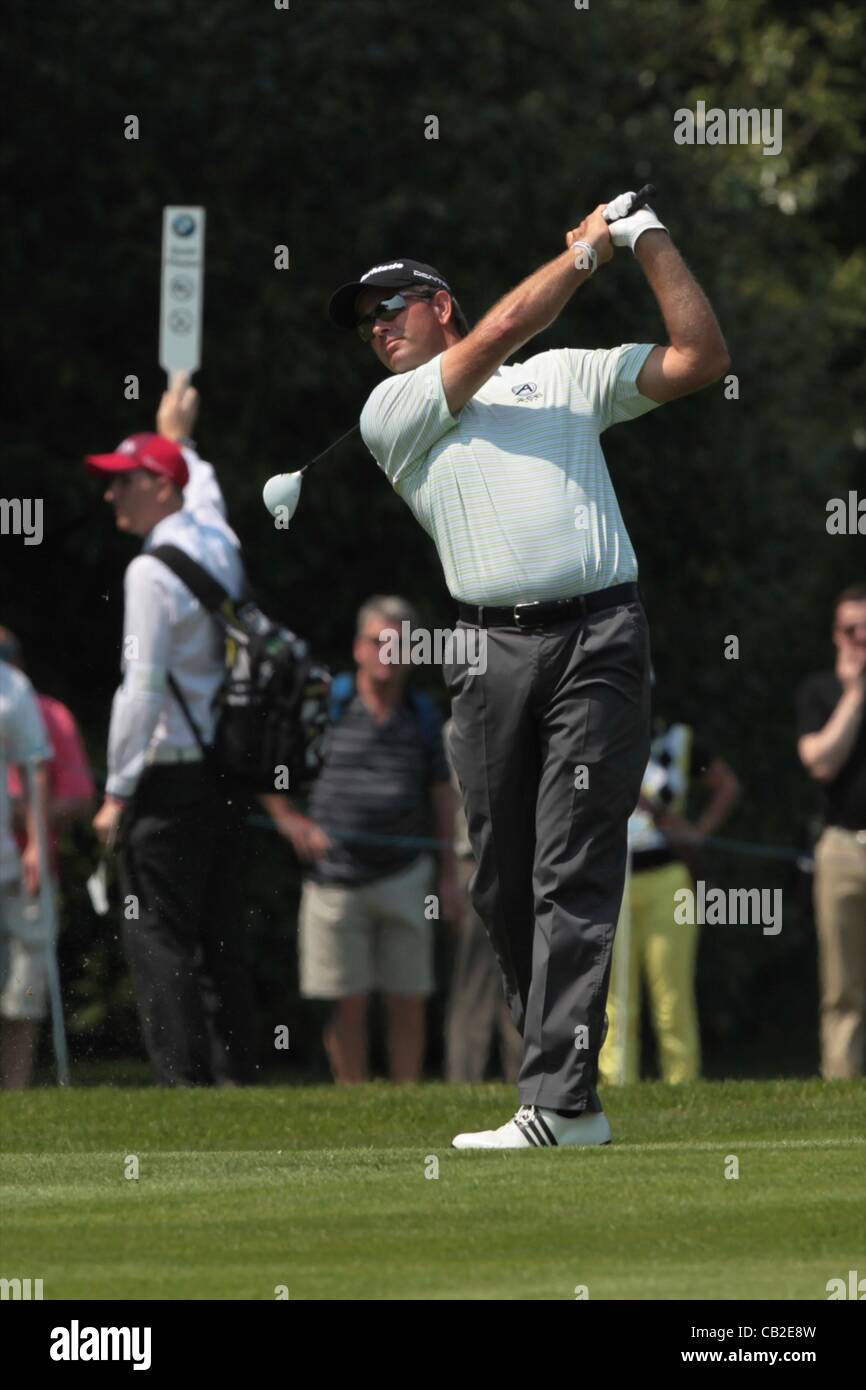 UK. 24.05.2012 Wentworth, en Angleterre. Retief Goosen (RSA) en action au cours de la 1re journée de la BMW PGA Championship. Banque D'Images