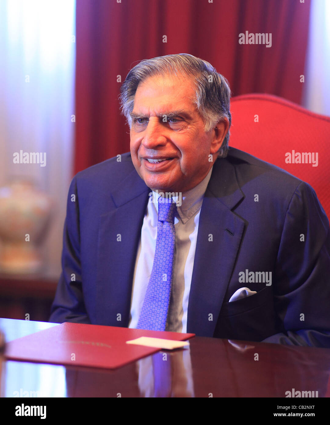 Peut16,2012 - Mumbai, Inde : Portrait de l'industriel indien Tata Rata, président de l'empire Tata de la Bombay House, le quartier général des groupes Tata à Mumbai. (Subhash Sharma) Banque D'Images