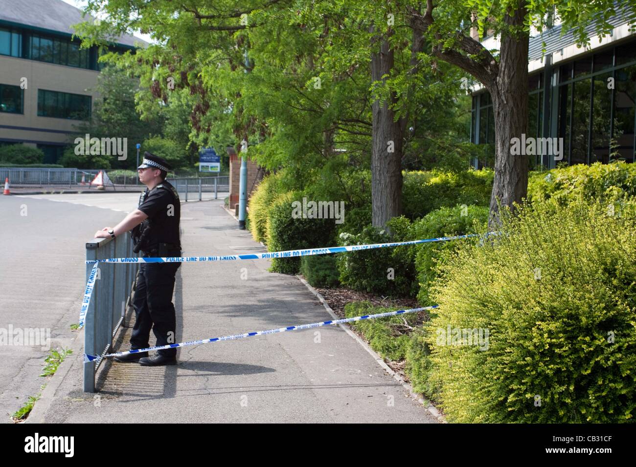 27-05-2012 : Bracknell, Royaume-Uni - La police enquête sur la découverte d'un corps de femme dans un métro à Bracknell, Berkshire. La police est le traitement de la mort comme suspecte. Banque D'Images