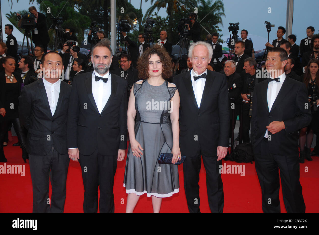 27 mai 2012 - Cannes, France - CANNES, FRANCE - 27 mai : les membres du jury Karim Ainouz, Yu Lik-wai, Jean-Pierre Dardenne, Arsinee Khanjian et Emmanuel Carrere assiste à la cérémonie de clôture et 'Thérèse Desqueyroux' premiere pendant la 65e Cannes Film Festivalon 27 mai 2012 à Cannes, France. (C Banque D'Images