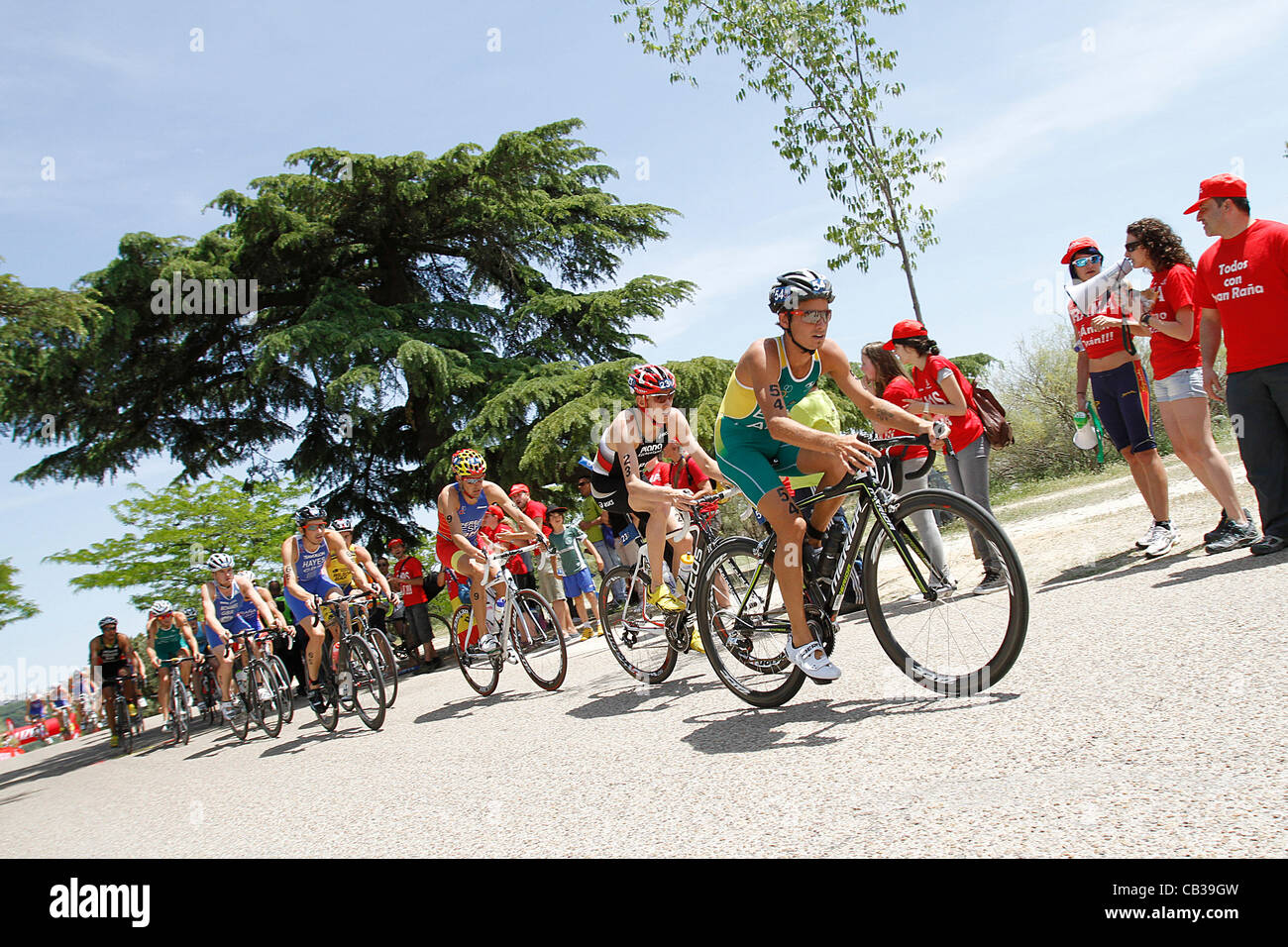 27.05.2012. Madrid, Espagne. Triathlon ITU World Series - Championnat du monde de triathlon (Campeonato del mundo de triatlon) Hommes Elite Series - cours vue générale pendant essais Moto Banque D'Images