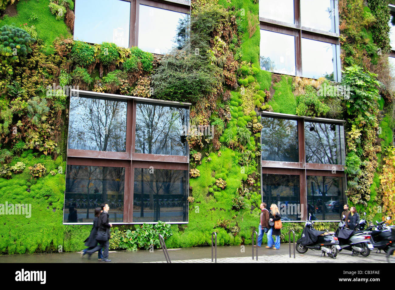 Le Musée du Quai Branly, ou musée des arts et civilisations d'Afrique, d'Asie, d'Océanie et des Amériques, à Paris (France). Banque D'Images