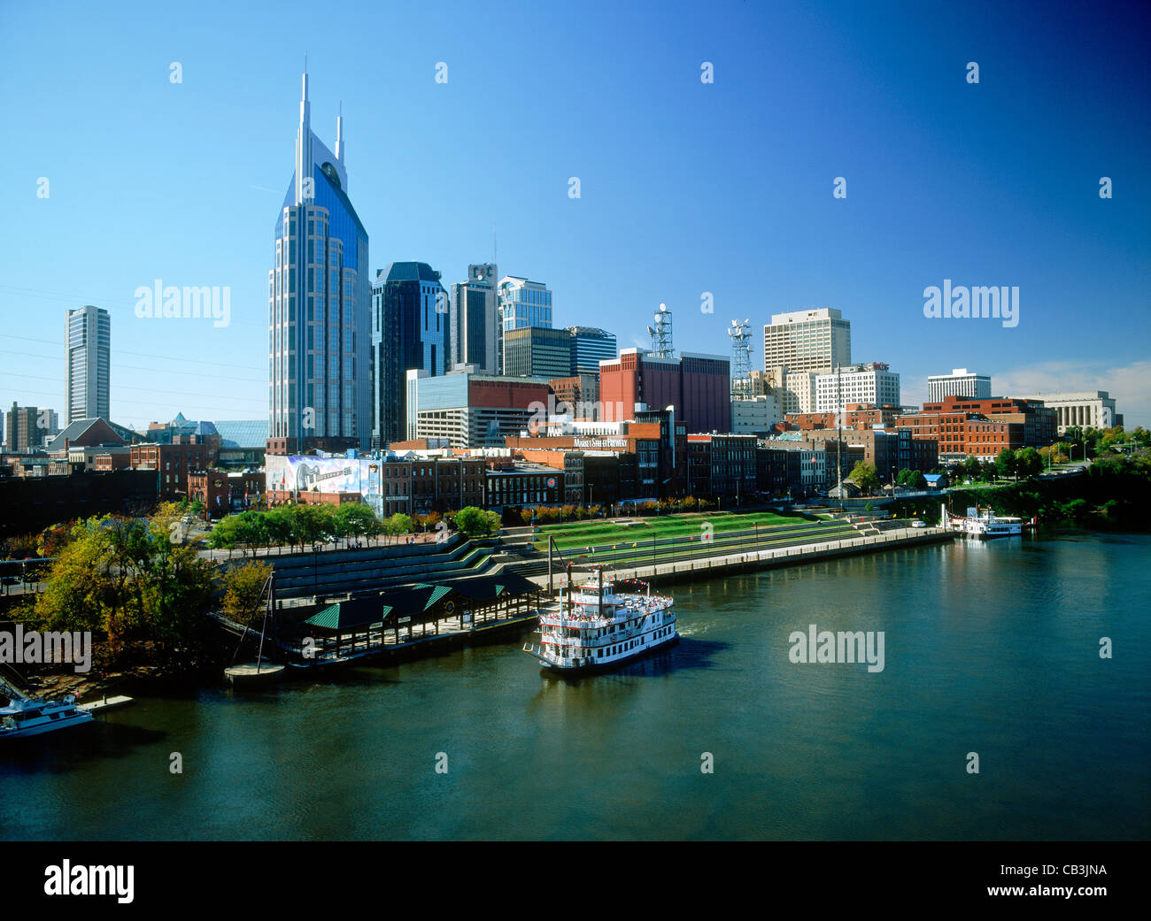 Nashville skyline avec stern wheeler sur la rivière Cumberland Maryland. USA Banque D'Images