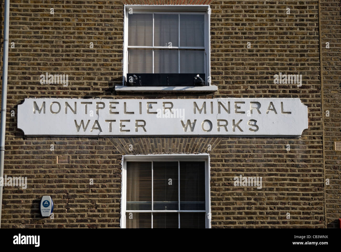 Enseigne de l'ancienne eau minérale montpelier fonctionne, Knightsbridge, Londres, Angleterre Banque D'Images