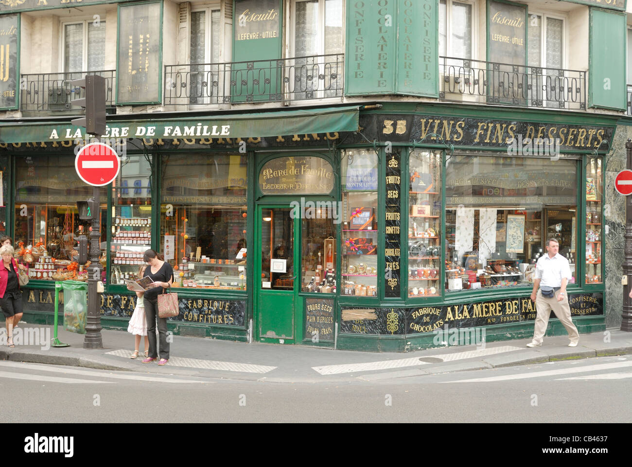 A la mere de famille situé sur 35 Rue De Faubourg Montmartre à Paris, France. Banque D'Images