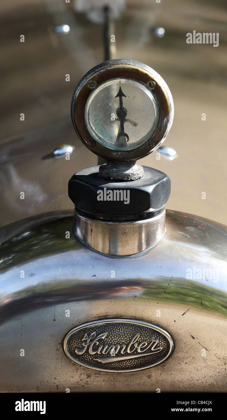 Indicateur de température d'eau sur ancien automobile Humber Banque D'Images