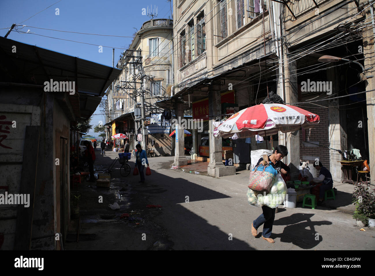 Scène de rue dans le vieux quartier colonial de Xiamen Chine Banque D'Images