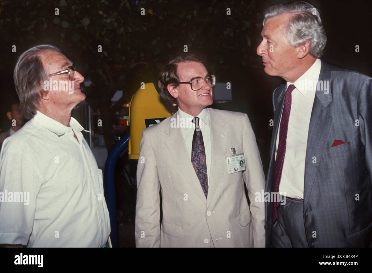 Conférence des Nations Unies sur l'environnement et le développement, Rio de Janeiro, Brésil, 3 au 14 juin 1992. Le professeur José Lutzenberger, Ministre de l'environnement britannique David Maclean et ambassadeur britannique Michael Newington au Forum mondial Banque D'Images