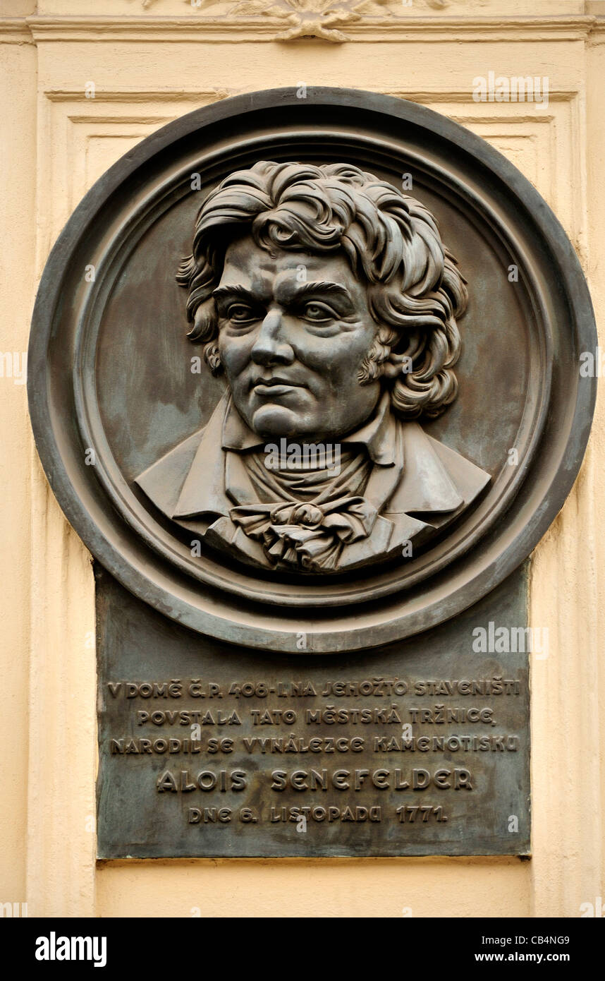 Prague, République tchèque. Plaque commémorative à Alois Senefelder (1771-1834) Inventeur de l'impression lithographique (en 1796) Banque D'Images