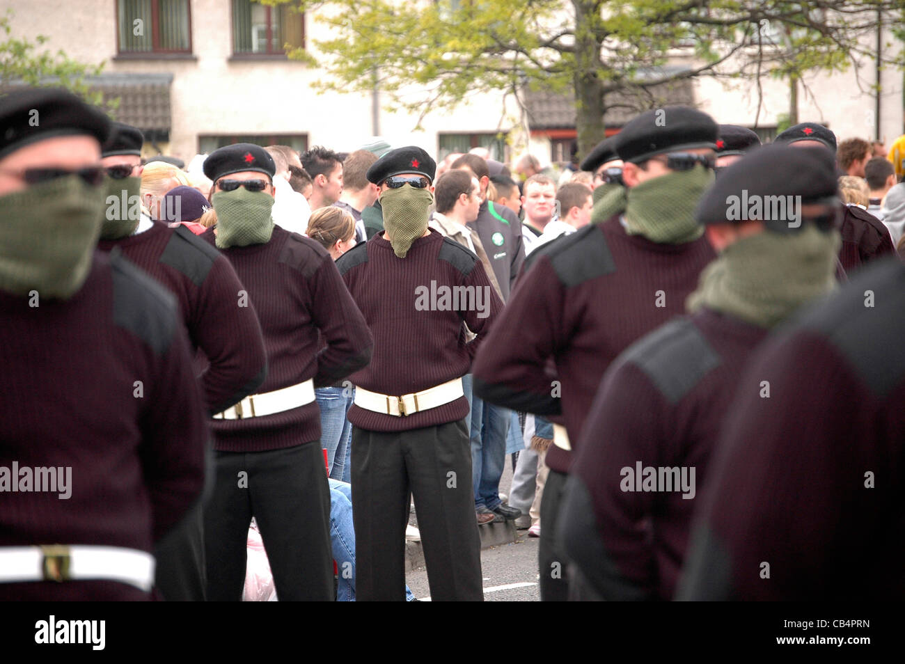 Les membres de l'Irish National Liberation Army (AIDN) lors d'une commémoration républicaine à Londonderry, en Irlande du Nord. Banque D'Images