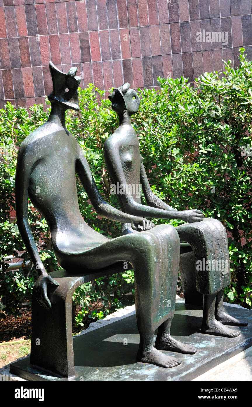 'Roi et Reine' par Henry Moore au Norton Simon museum, Pasadena, Californie. Banque D'Images