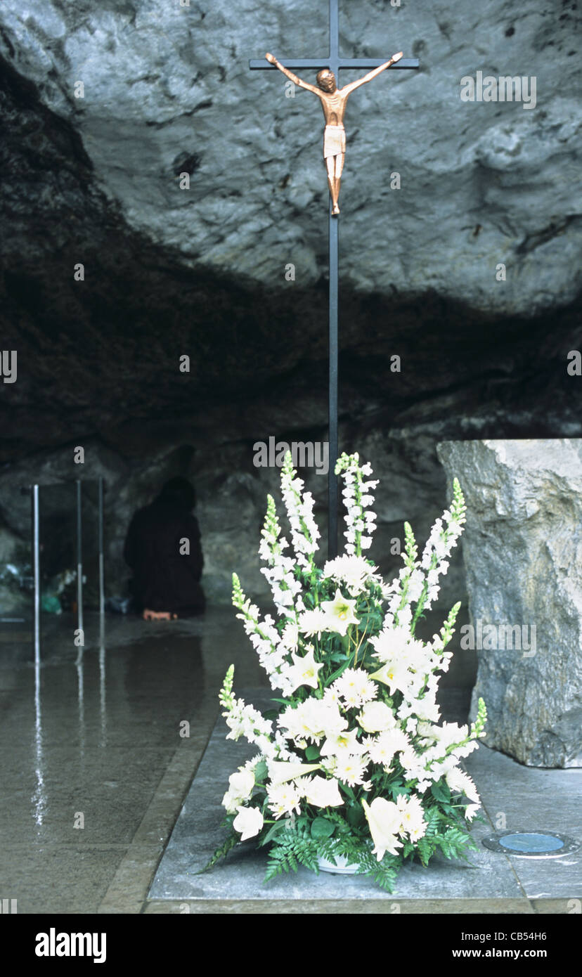 Grotte de Massabielle, à Lourdes, France Banque D'Images