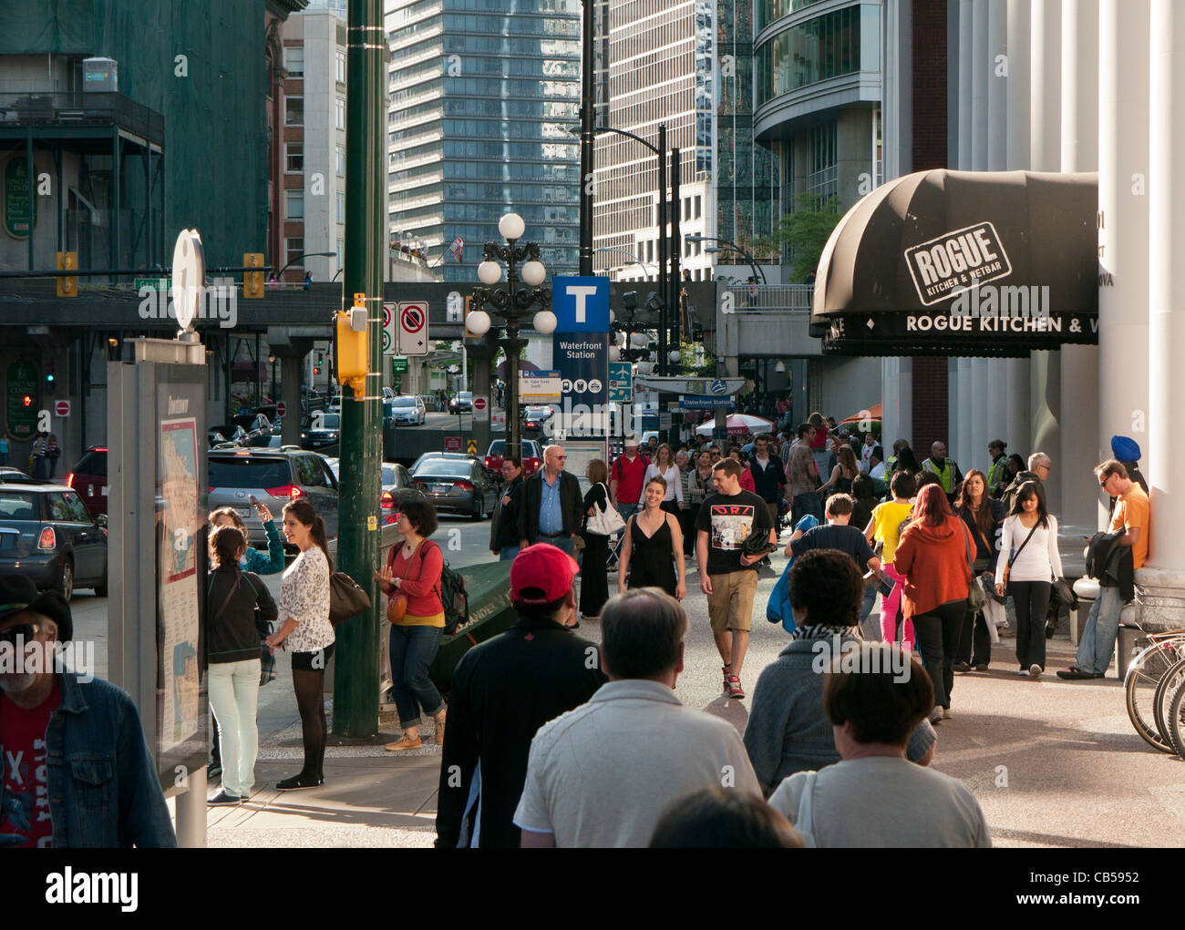 Une scène de rue au centre-ville de Vancouver, Canada Banque D'Images