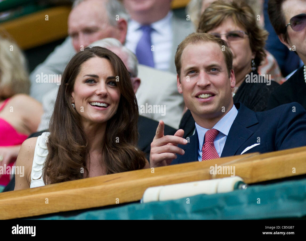 27.06.2011. Le duc et la duchesse de Cambridge à Royal fort regardant le match Murray v Gasquet. Tennis de Wimbledon. Banque D'Images