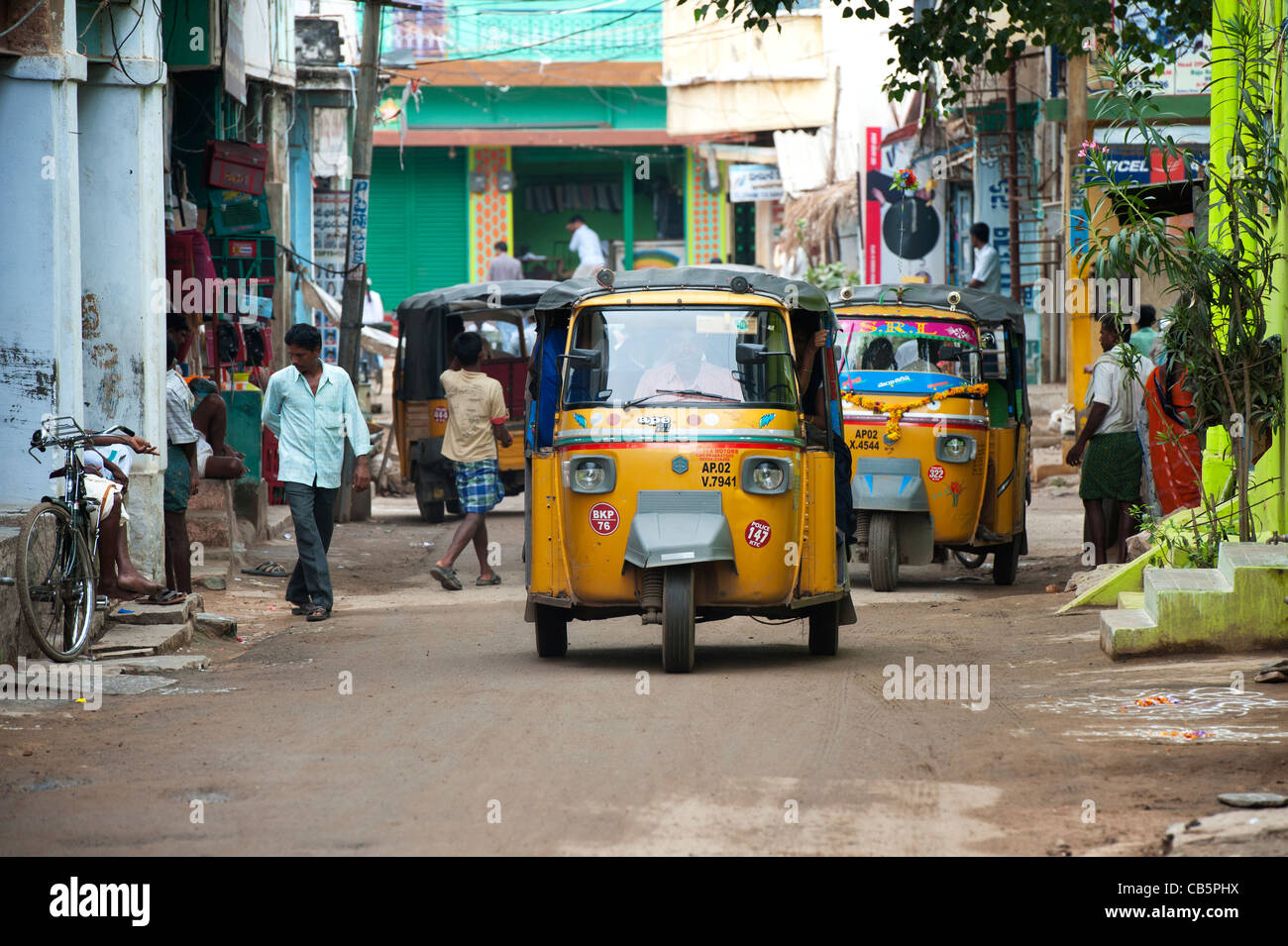 Auto rickshaws indiens dans une ville. L'Andhra Pradesh, Inde Banque D'Images