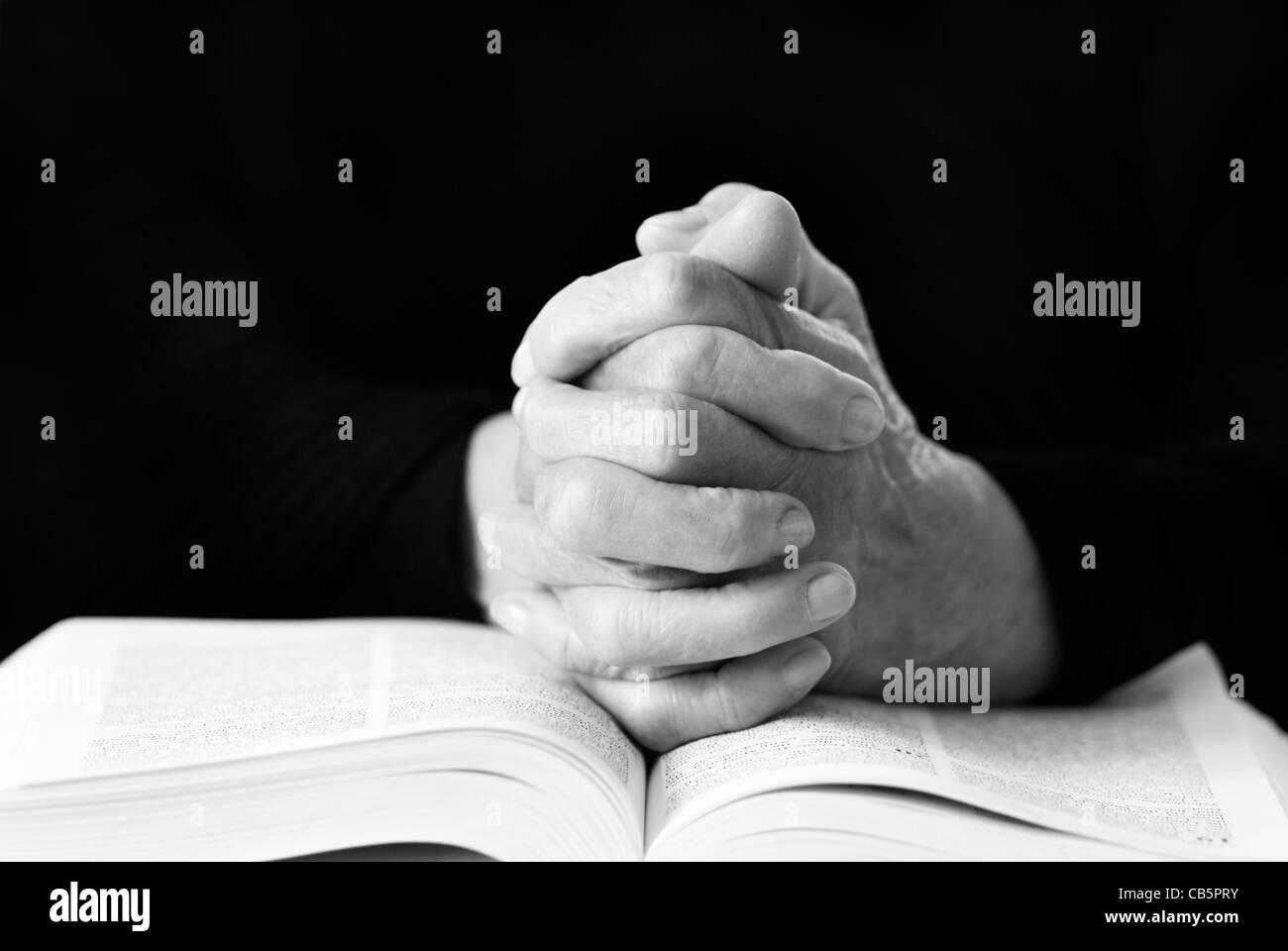 Tonique spécial photo f/x, focus point sur les mains (sélective) Banque D'Images