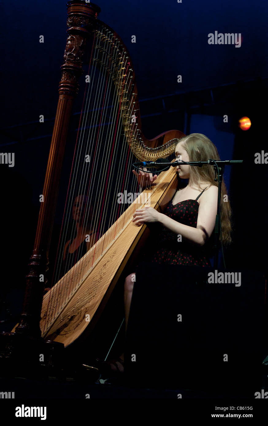 Joanna Newsom effectuant de la harpe au festival de musique 2011 womadelaide Adelaide Australie Banque D'Images