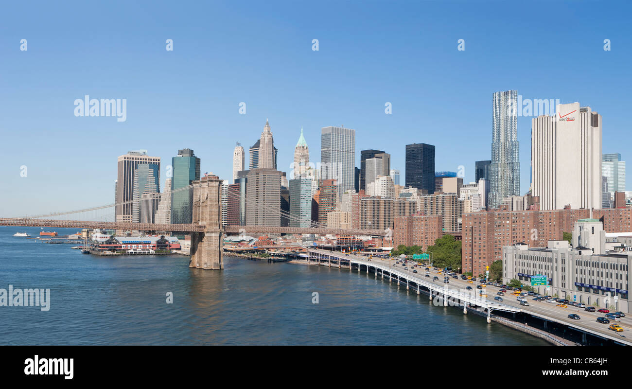 Pont de Brooklyn et le centre-ville de Manhattan Banque D'Images