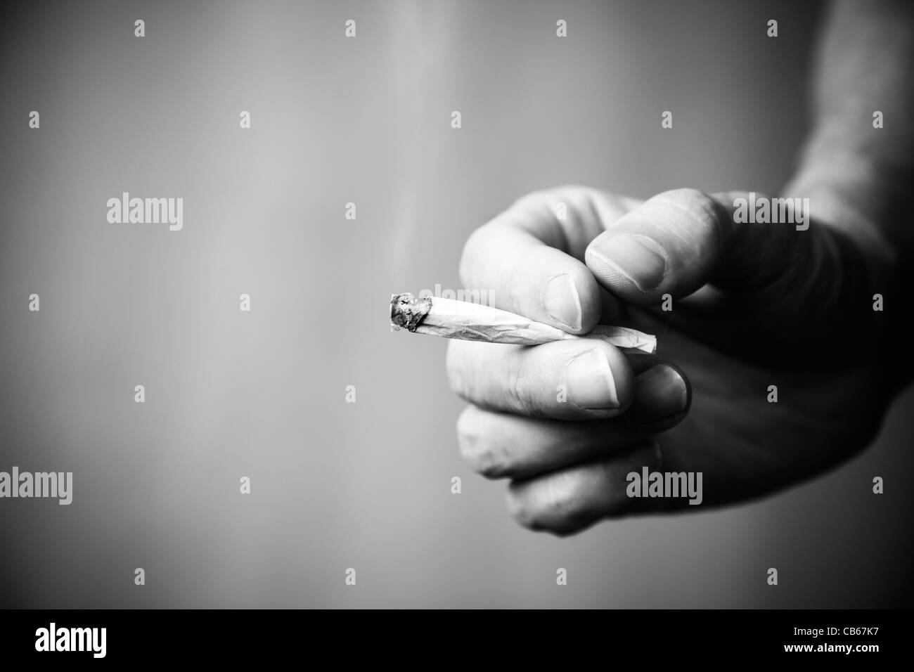 Fumer de la marijuana Banque D'Images