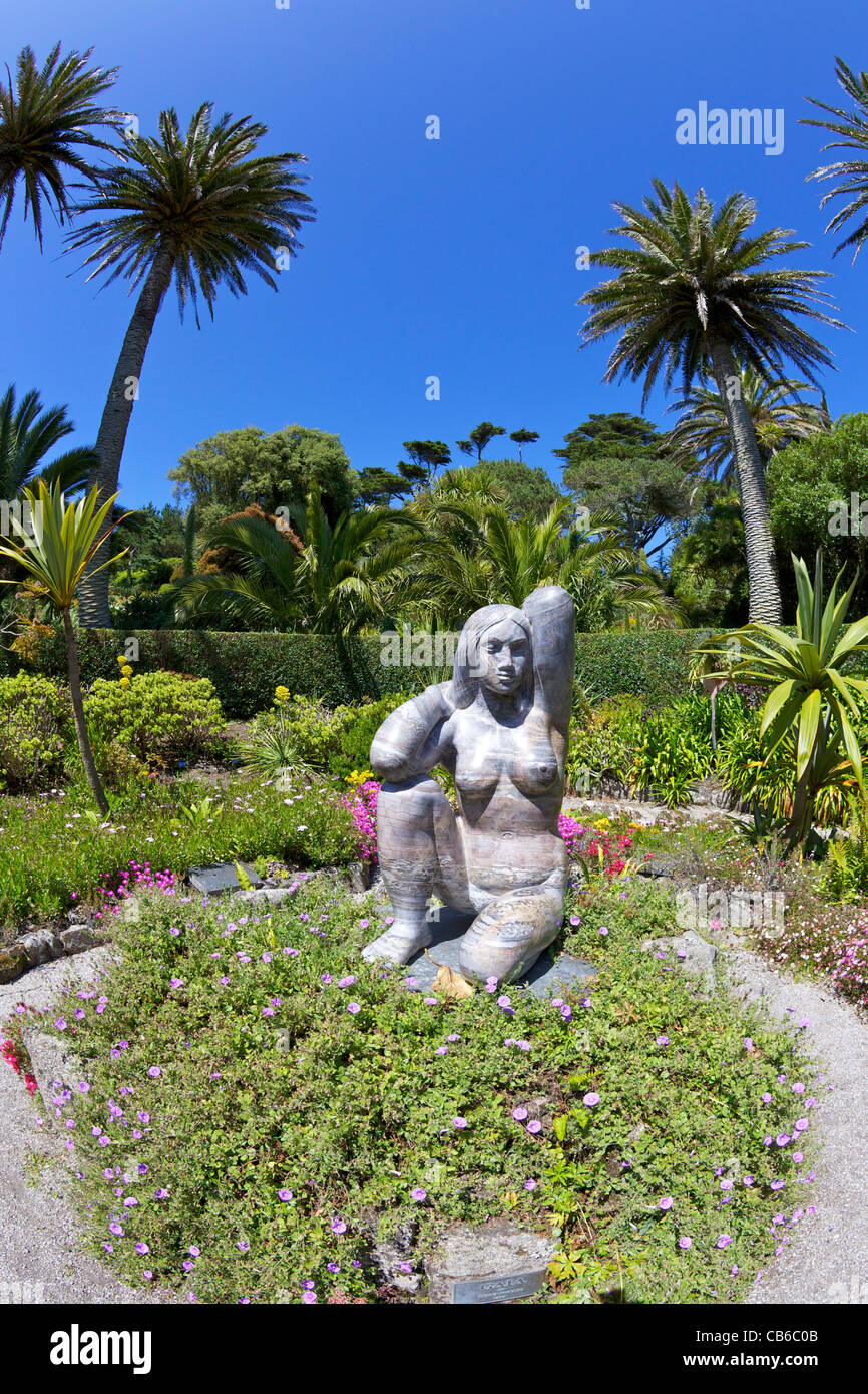 Gaia la sculpture de David Wynne, 1989, dans les jardins de l'abbaye, l'île de Tresco, Îles Scilly, Cornwall, England, UK Banque D'Images