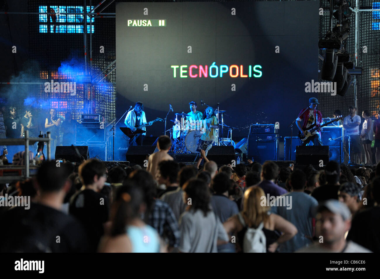 Rock show lors de la fermeture de la manifestation à Tecnopolis juste de la science et de la technologie. Banque D'Images