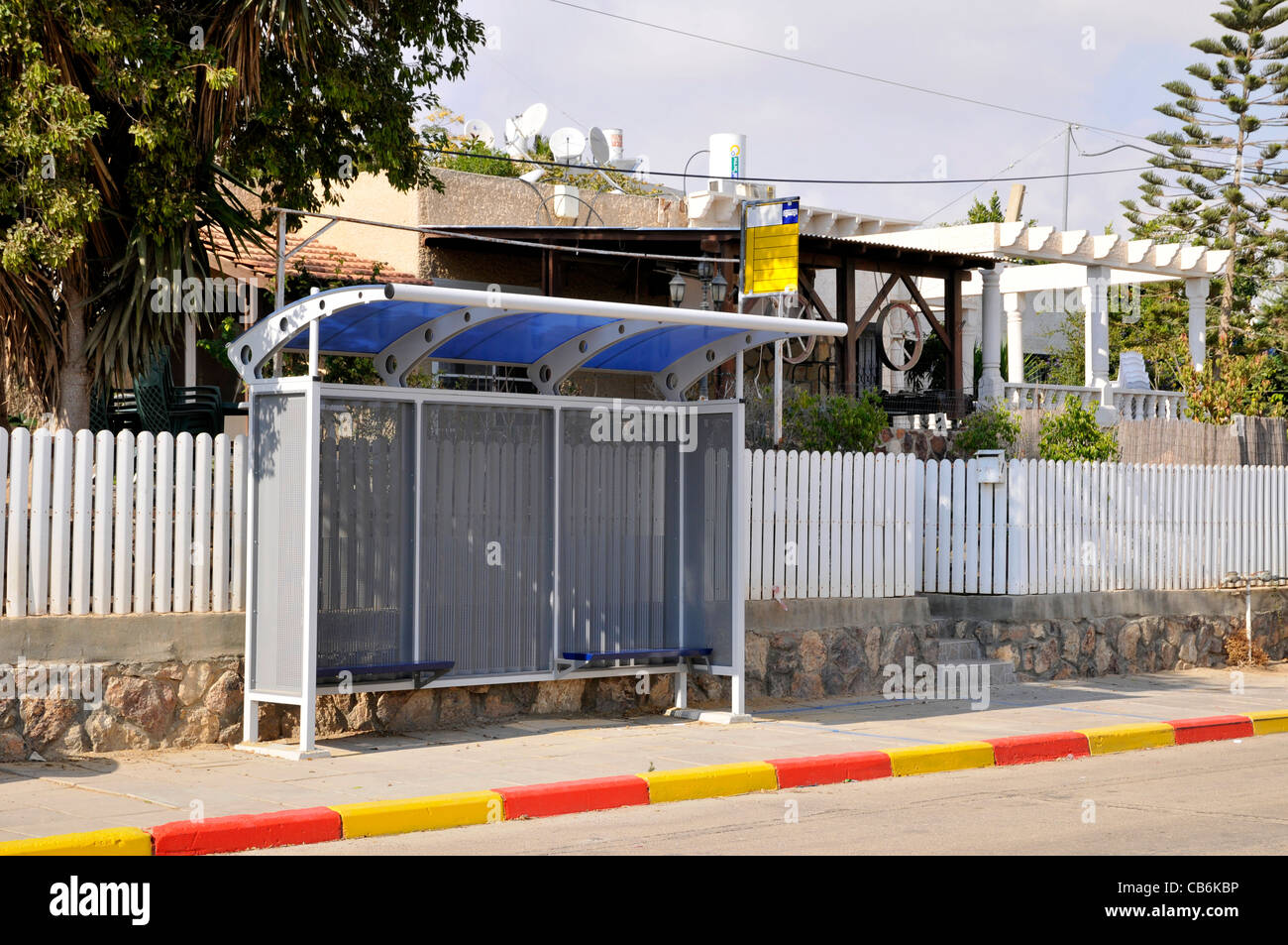 Vide d'autobus sur la rue , Arad, Israël, Asie, Moyen Orient Banque D'Images