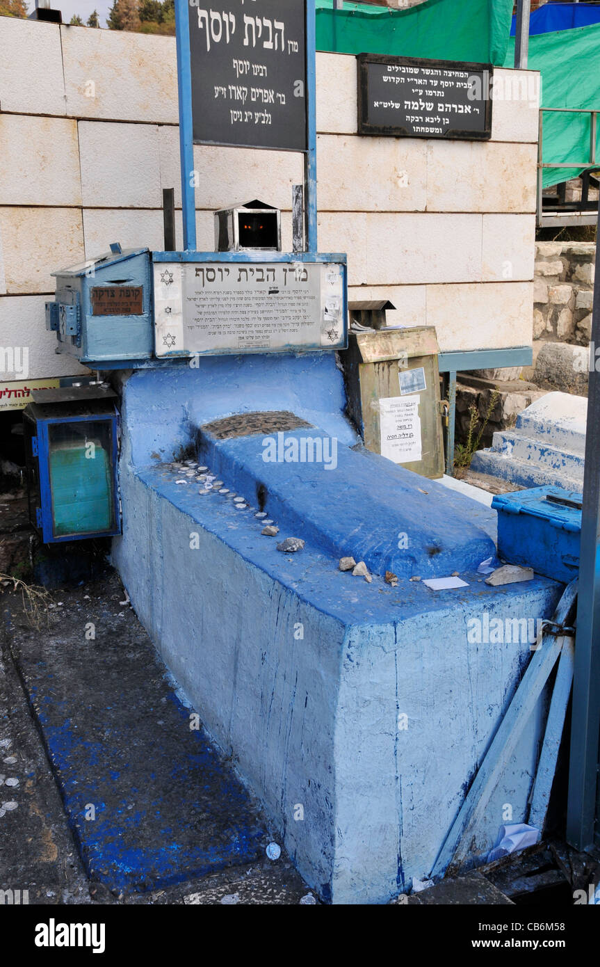 Pierre tombale de bleu célèbre kabbaliste,Tzfat, Galilée, Israël, Asie, Moyen Orient Banque D'Images