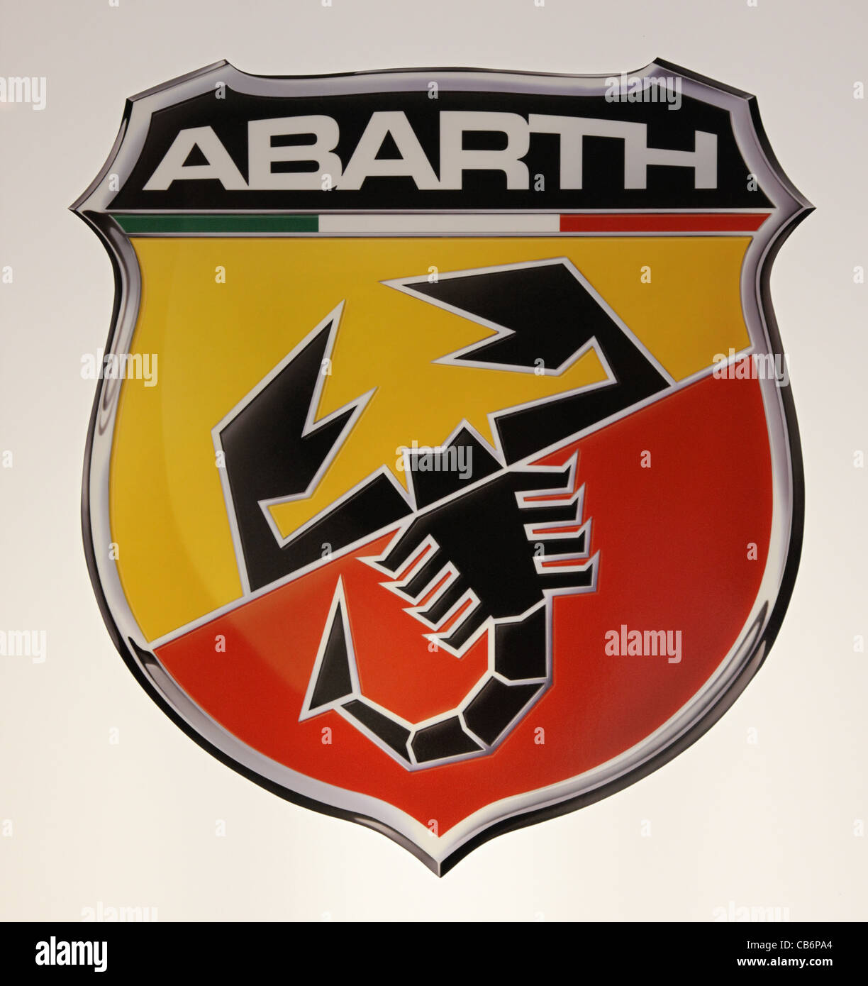 ESSEN - NOV 29 : FIAT Abarth Logo indiqué lors de l'Essen Motor Show d'Essen, Allemagne, le 29 novembre 2011 Banque D'Images
