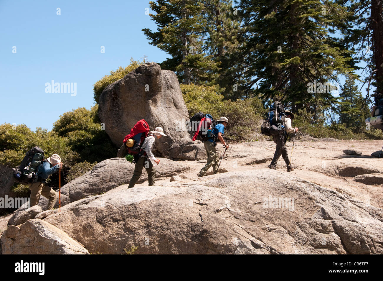 Backpackers près de Glacier Point, Yosemite National Park, California, USA. Photo copyright Lee Foster. Photo #  Californie121340 Banque D'Images