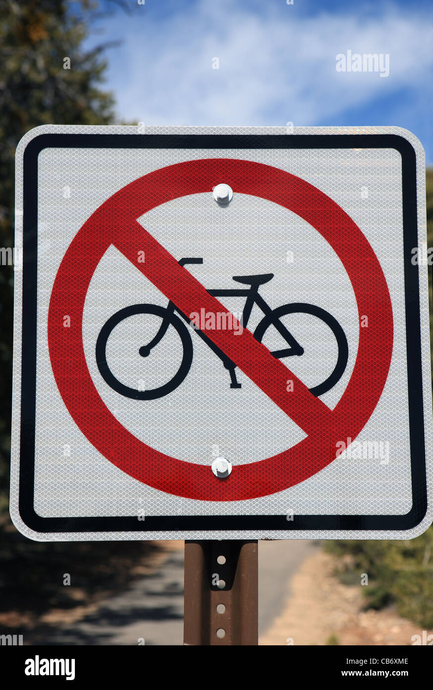 Pas de vélo signe sur la rive sud du Grand Canyon Banque D'Images