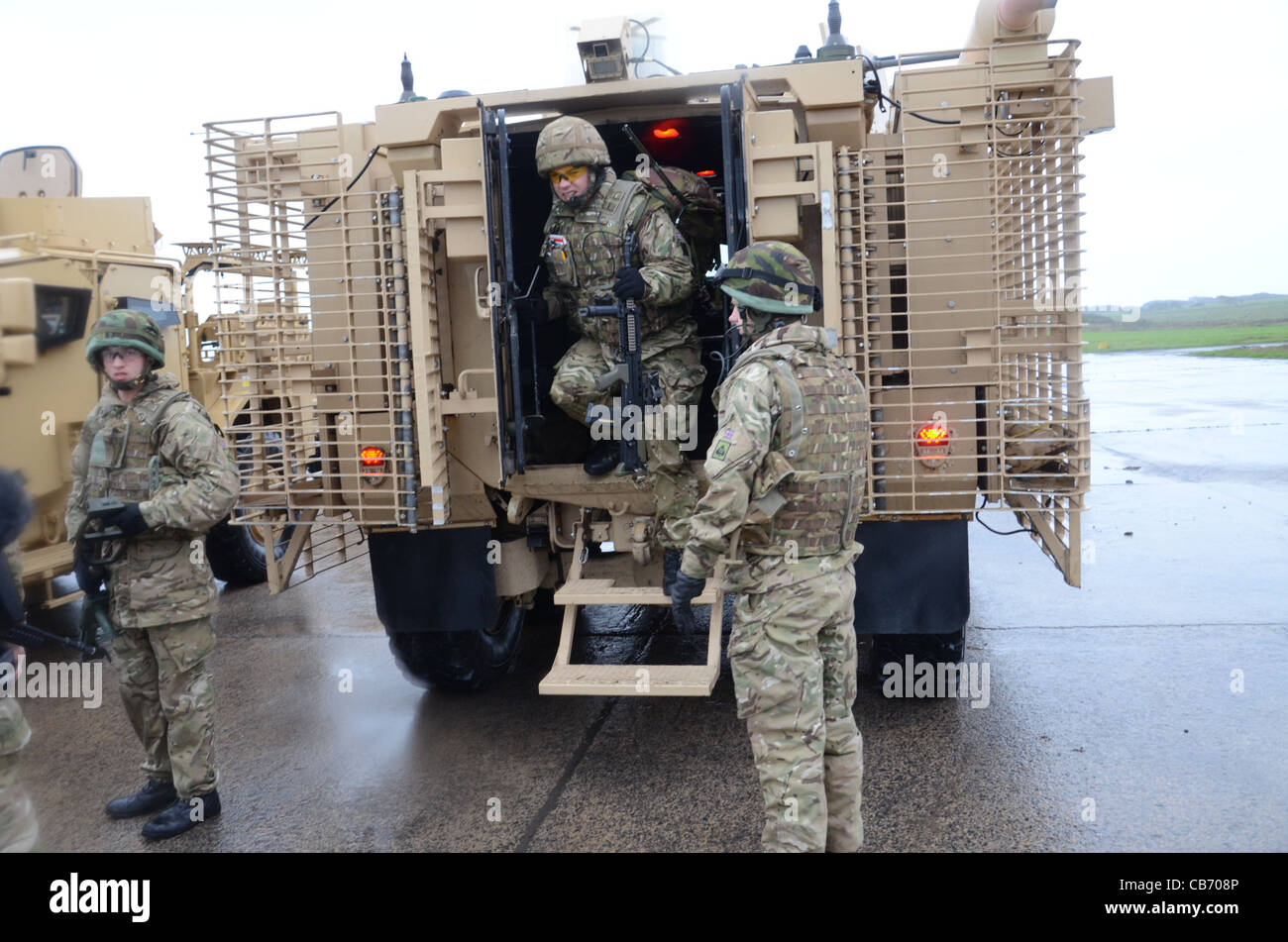 Mastiff est un blindé lourdement, 6 x 6-roues motrices du véhicule de patrouille qui transporte huit personnes, plus deux membres de l'équipage. Il est en ce moment à i Banque D'Images
