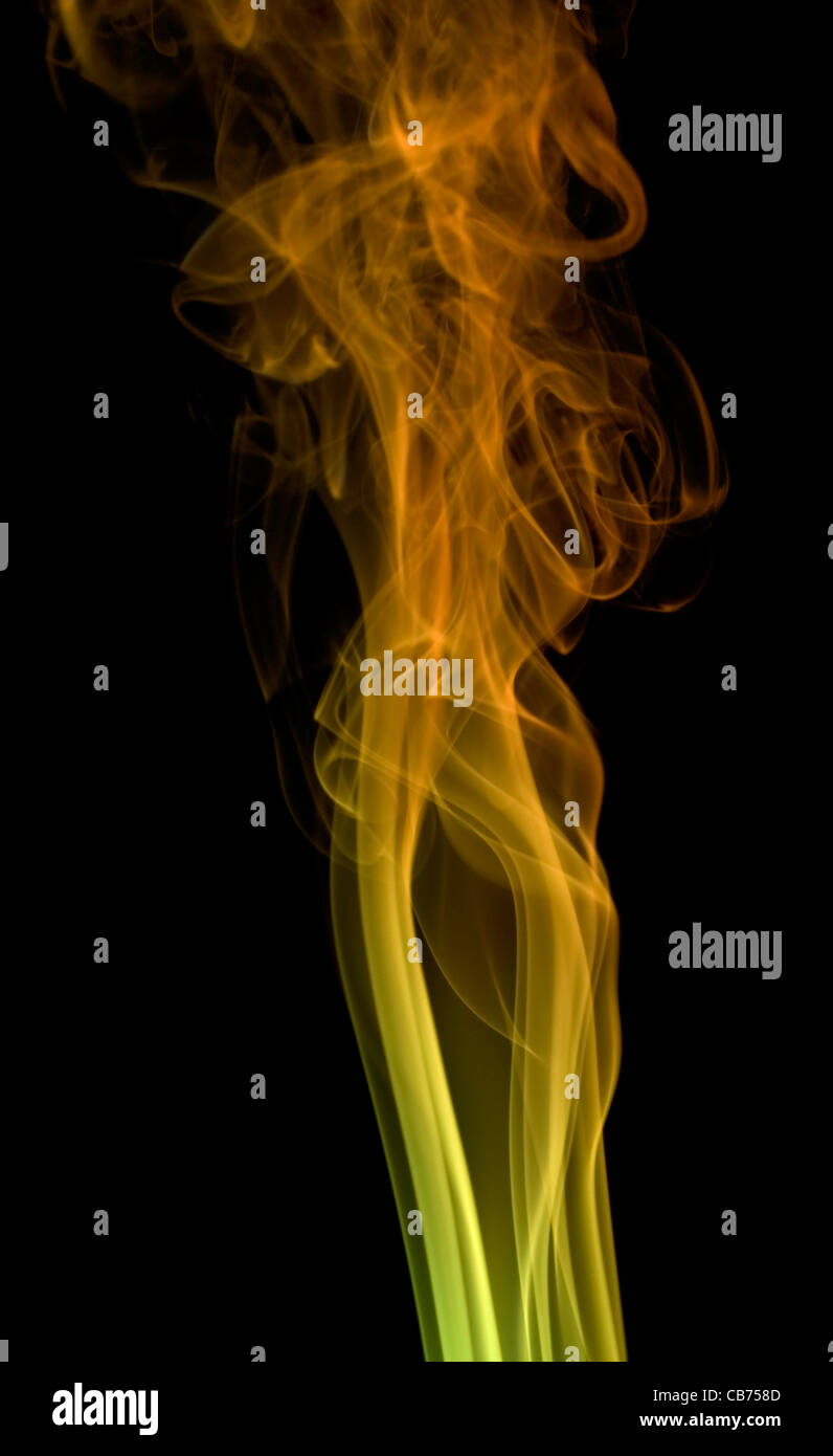 Abstract photo montrant certains fumée colorée en retour Banque D'Images