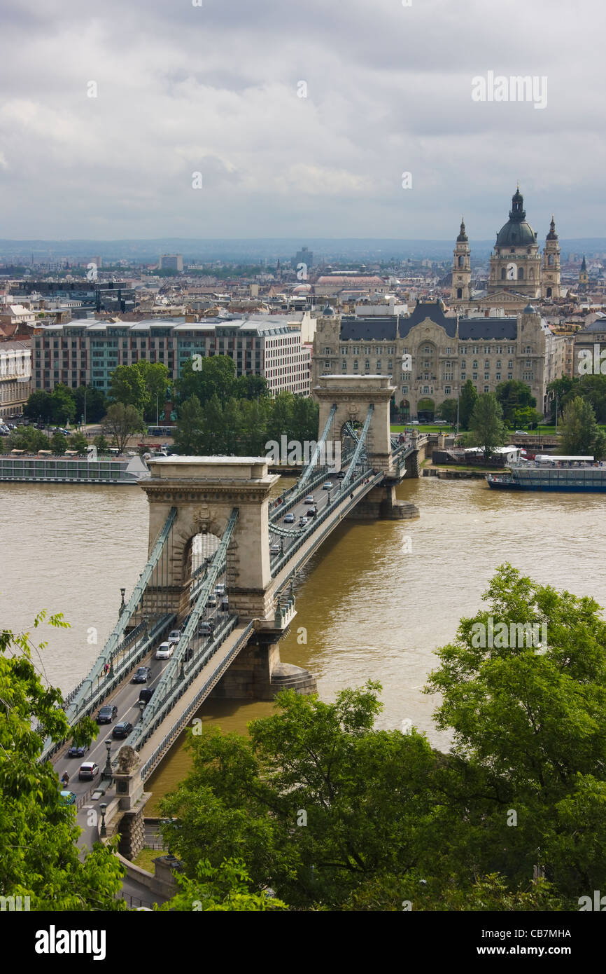 Pont des Chaînes sur le Danube, Budapest, Hongrie Banque D'Images