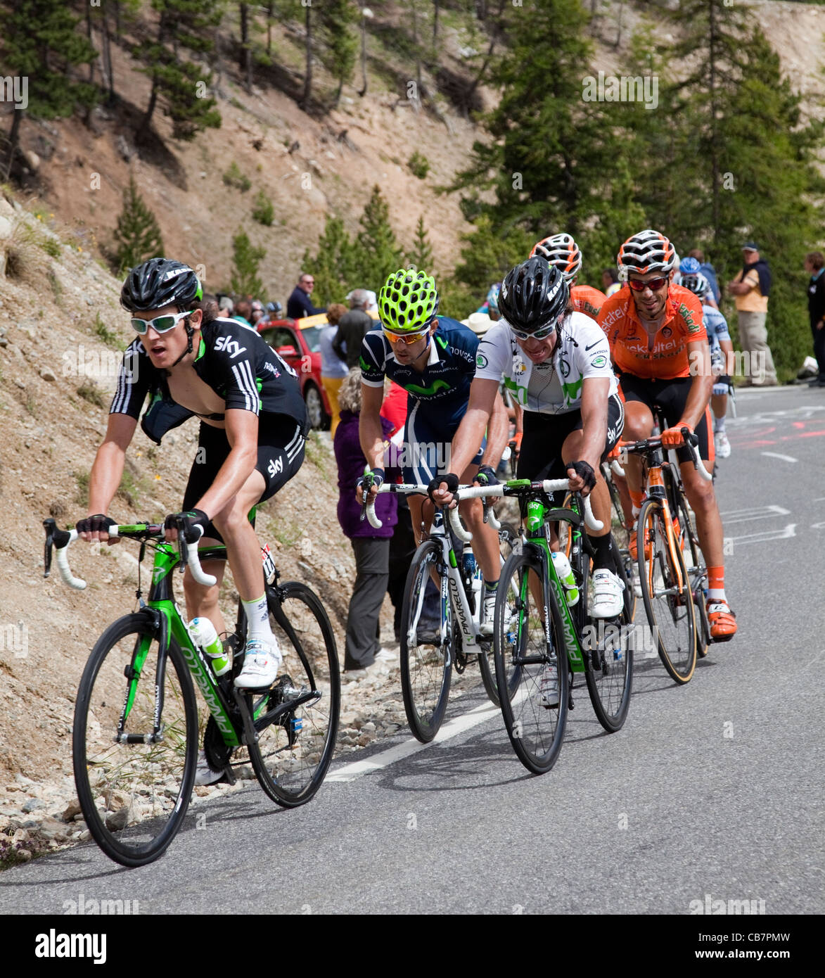 Riders sur scène 18 de la montée dans le Col d'Lzoard, Le Tour de France 2011 Banque D'Images Riders sur scène 18 de la montée dans le Col d'Lzoard, Le Tour de France 2011 Banque D'Images