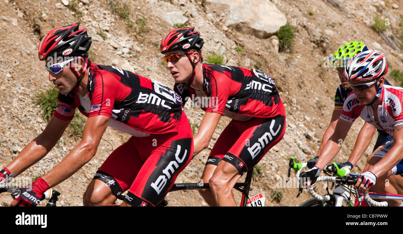 Riders sur scène 18 de la montée dans le Col d'Lzoard, Le Tour de France 2011 Banque D'Images Riders sur scène 18 de la montée dans le Col d'Lzoard, Le Tour de France 2011 Banque D'Images
