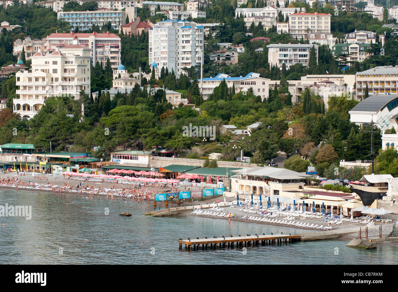 La station balnéaire de Yalta vu de la mer. L'Ukraine. Banque D'Images