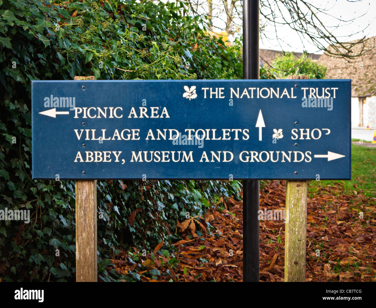 Panneau d'information touristique à Lacock Village, Wiltshire, Angleterre, Royaume-Uni Banque D'Images