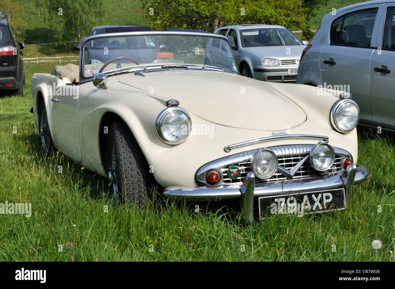 Dart Daimler SP250 sports car photographié à Chideock Manor, Dorset. Banque D'Images