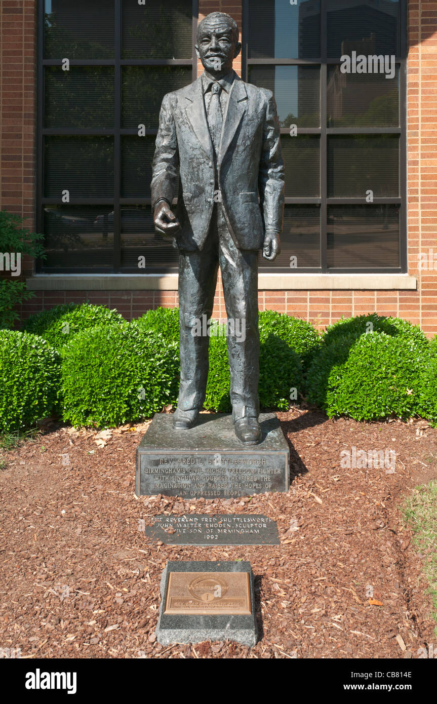 Alabama, Birmingham, Birmingham Civil Rights Institute, statue de civil rights leader Rev. Fred Shuttlesworth L. Banque D'Images