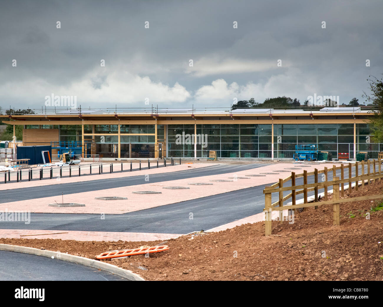 Nouveau magasin Tesco en construction à Crediton, Devon, Angleterre Banque D'Images