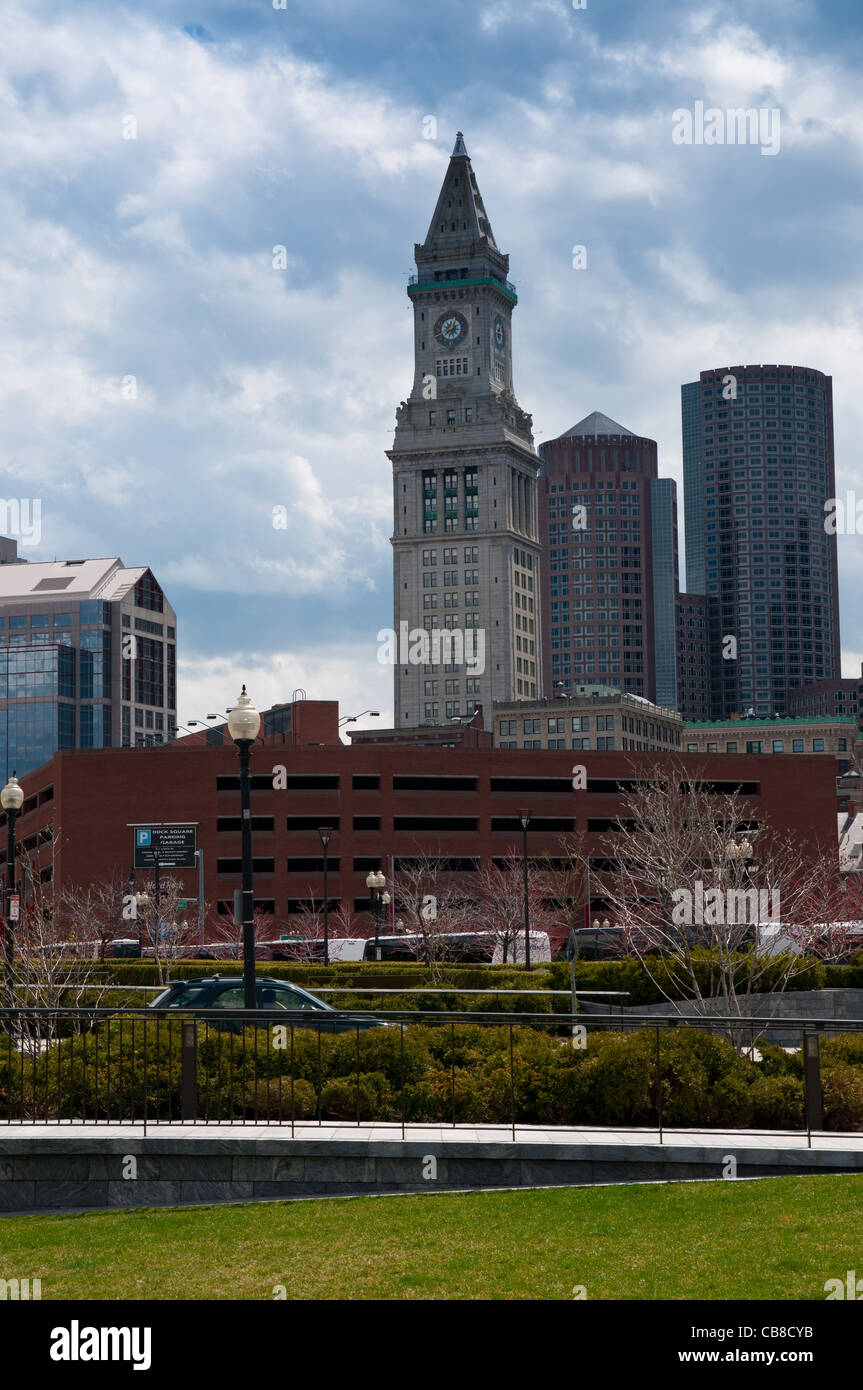 Rose Kennedy Greenway avec Marriott's Custom House, Boston, MA Banque D'Images
