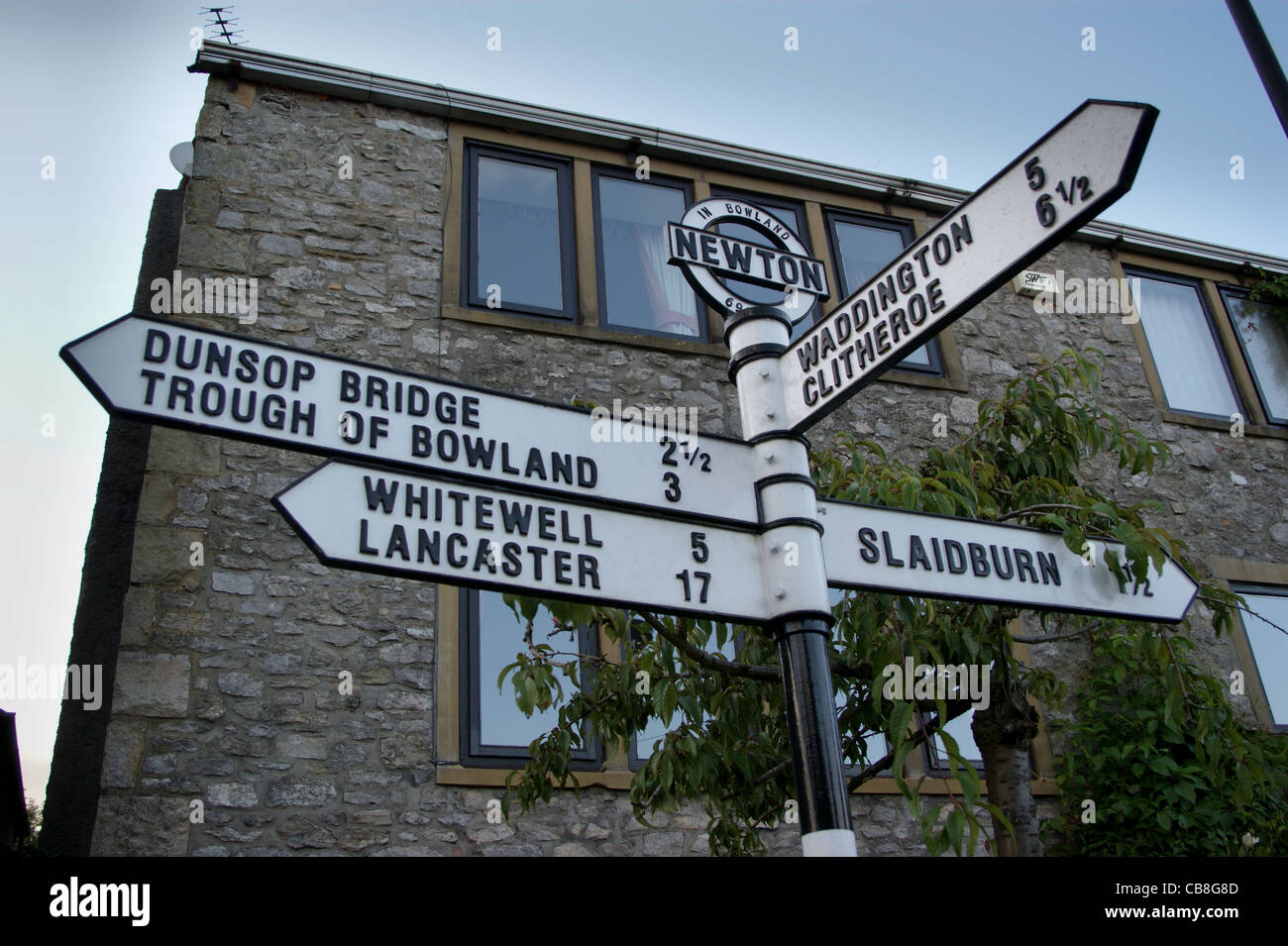 Road sign, Newton, forêt de Bowland, Lancashire, Angleterre Banque D'Images