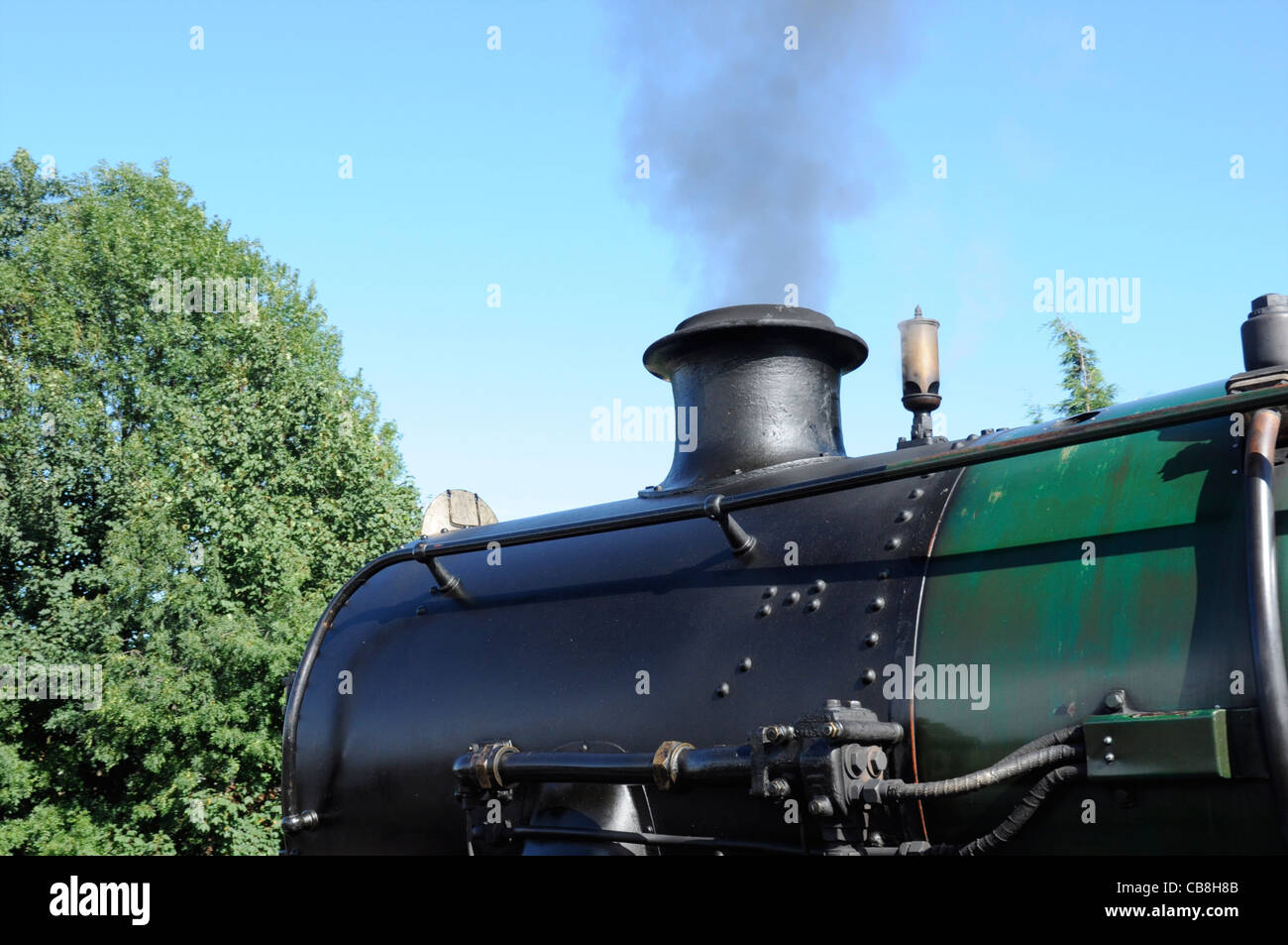Cheminée, smokebox et sifflet de locomotive à vapeur standard de classe 5 n° 73096 Banque D'Images