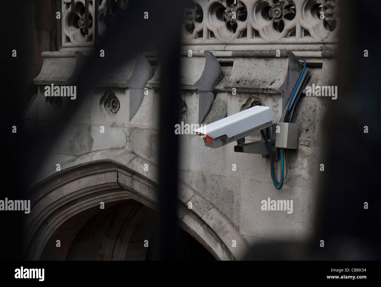 Caméra de sécurité CCTV attaché à bâtiment historique à Londres Banque D'Images